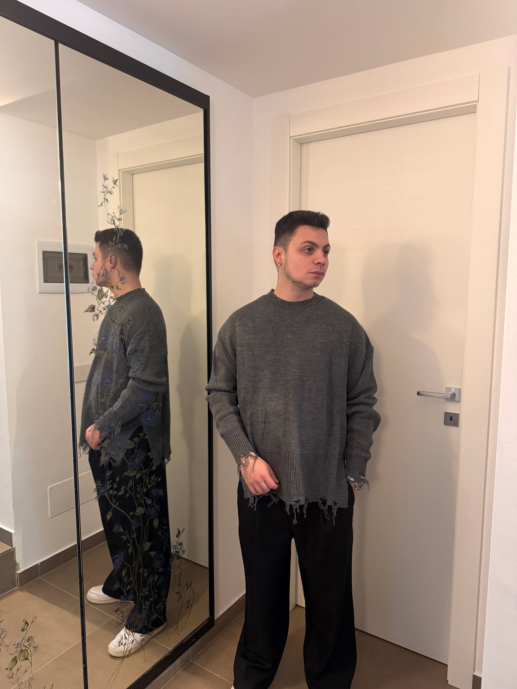 maglione destroyed grigio