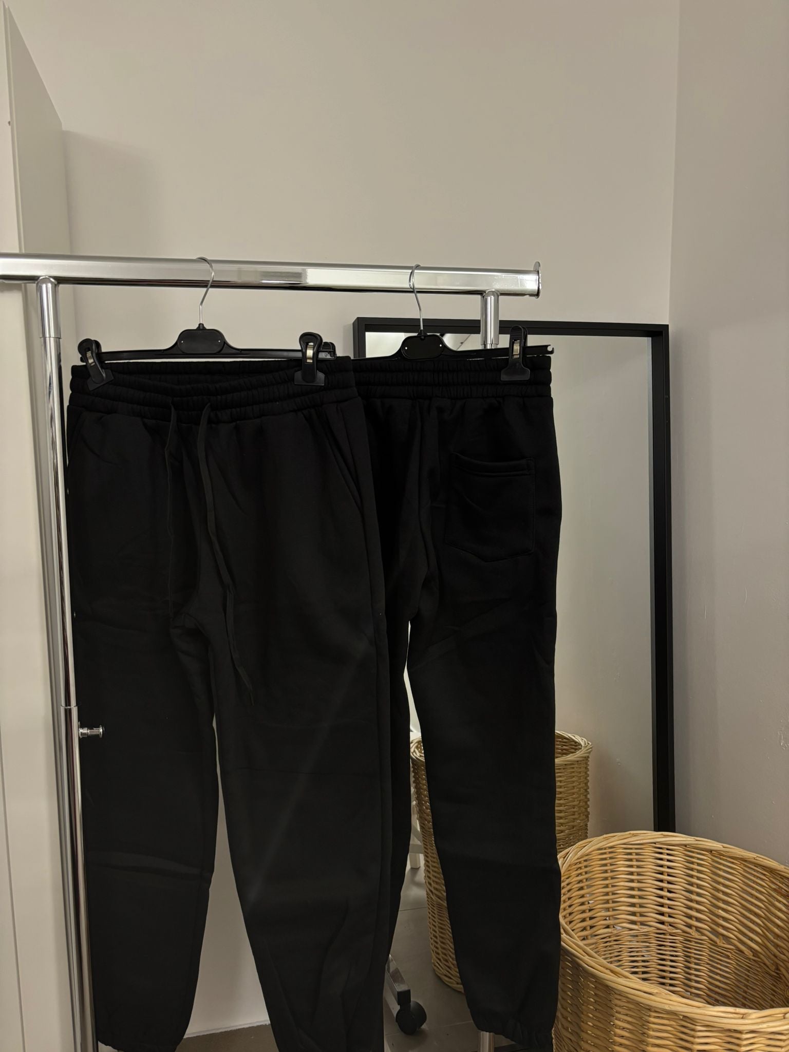 panta tuta basic nera